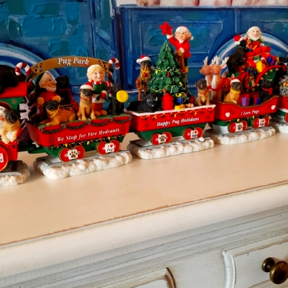 Danbury pug Christmas train